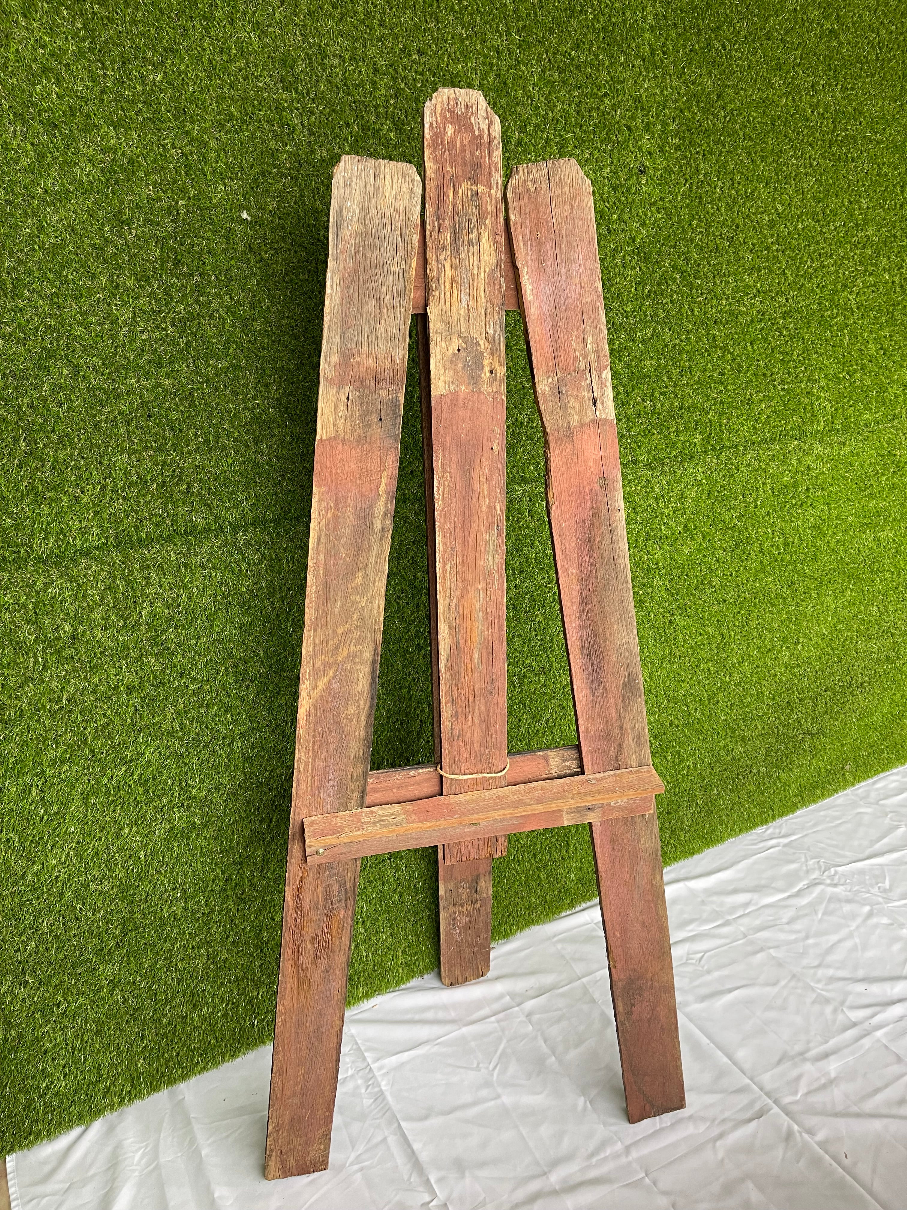 Thick wooden easel